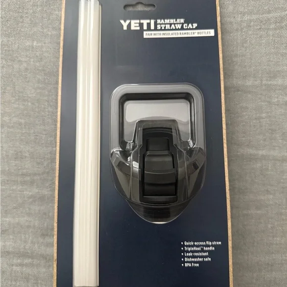 🎄3/$15 NWT Yeti Black Rambler Cap with Flip Straw - Picture 1 of 4